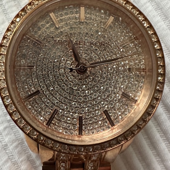 Michael Kors rose gold women’s watch - Picture 2 of 4